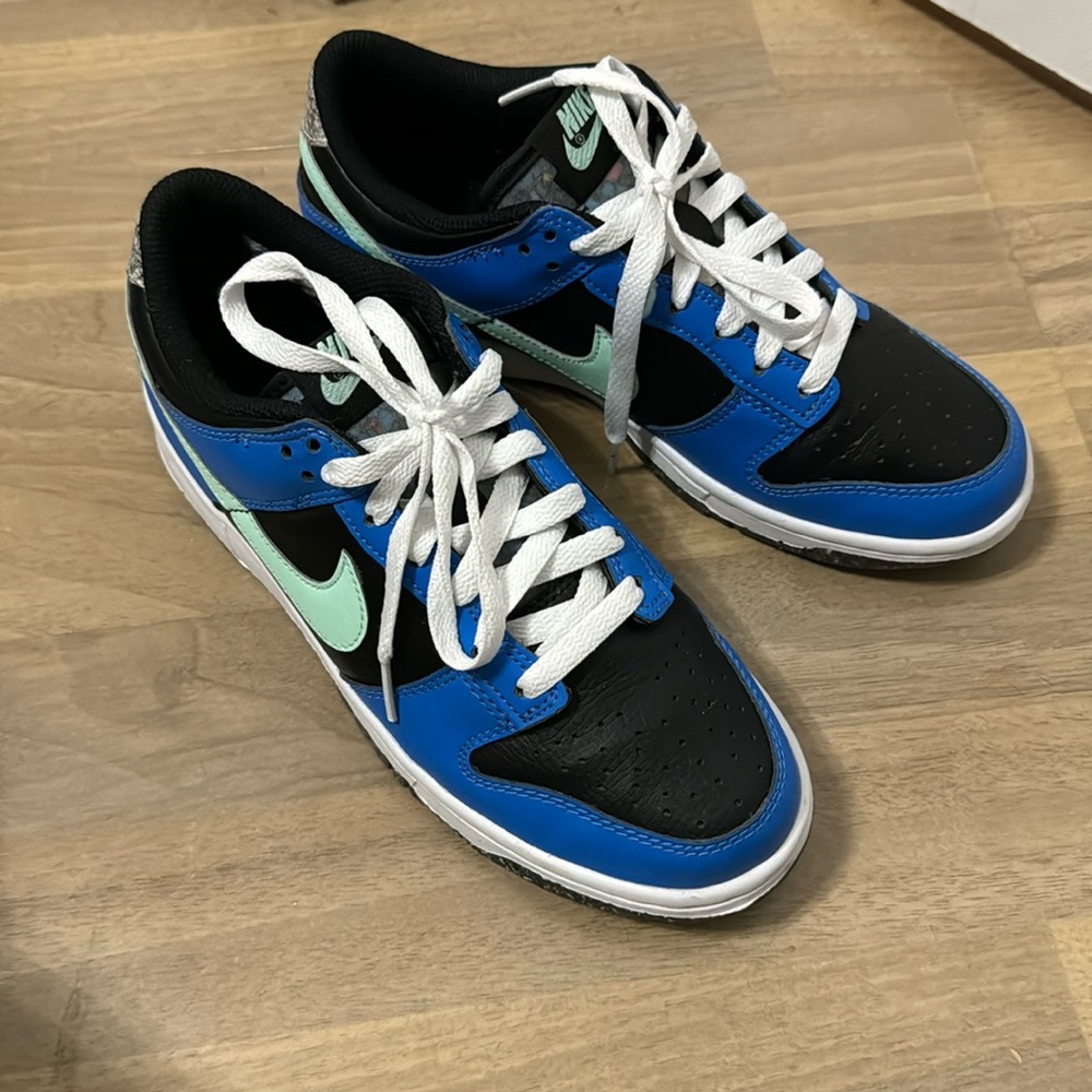 Nike Dunks - Picture 1 of 2